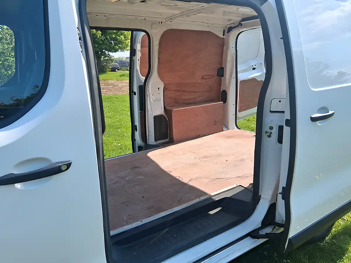 Used 2020 Peugeot Expert Professional Standard White - Interior and Exterior details 10
