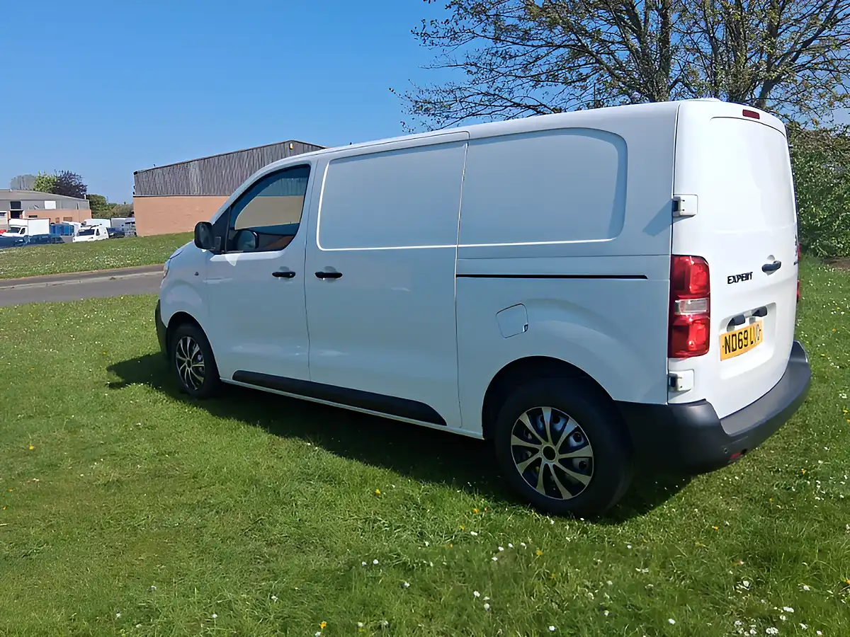 Used 2020 Peugeot Expert Professional Standard White - Interior and Exterior details 3