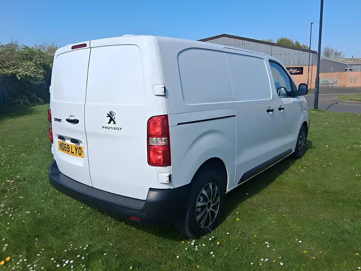 Used 2020 Peugeot Expert Professional Standard White - Interior and Exterior details 5