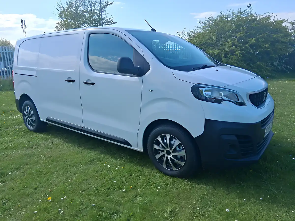 Used 2020 Peugeot Expert Professional Standard White - Interior and Exterior details 7