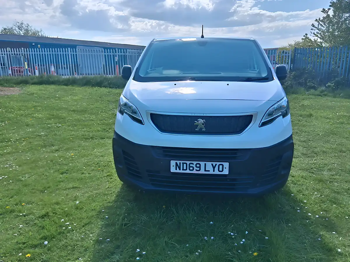 Used 2020 Peugeot Expert Professional Standard White - Interior and Exterior details 8