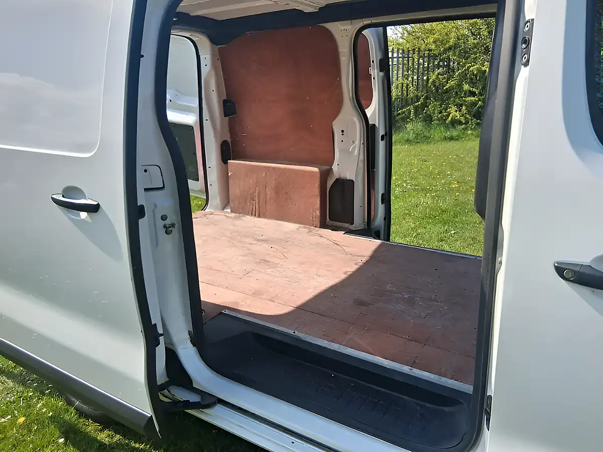 Used 2020 Peugeot Expert Professional Standard White - Interior and Exterior details 9
