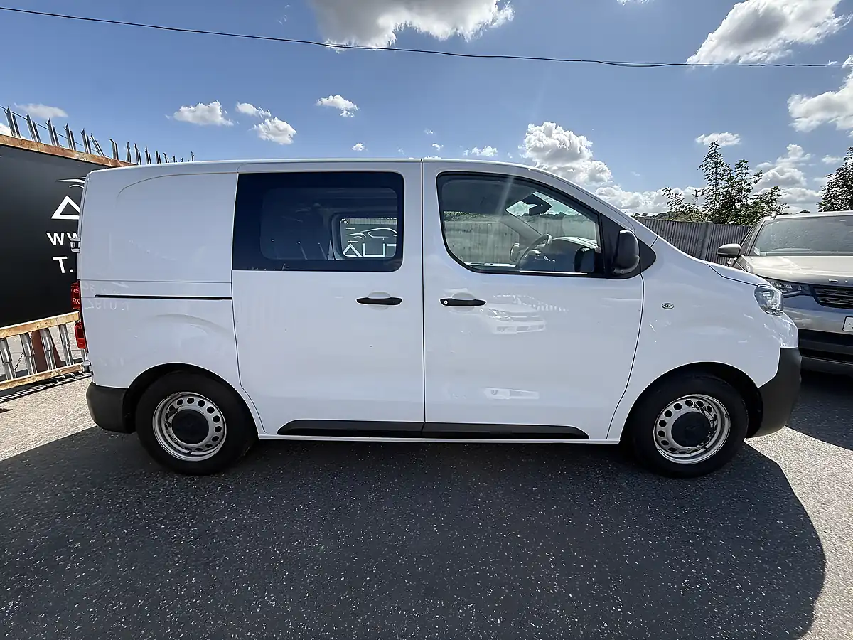 Used 2020 Peugeot Expert Professional White - Interior and Exterior details 10
