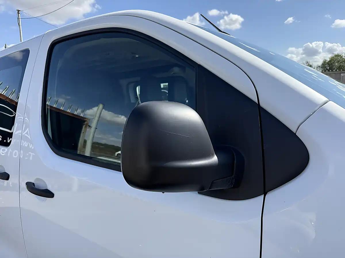 Used 2020 Peugeot Expert Professional White - Interior and Exterior details 11
