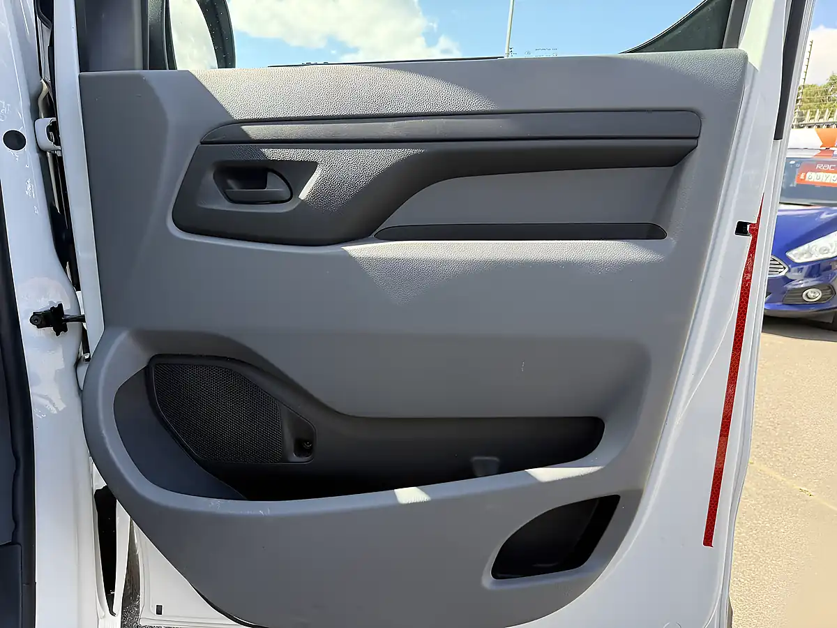 Used 2020 Peugeot Expert Professional White - Interior and Exterior details 12