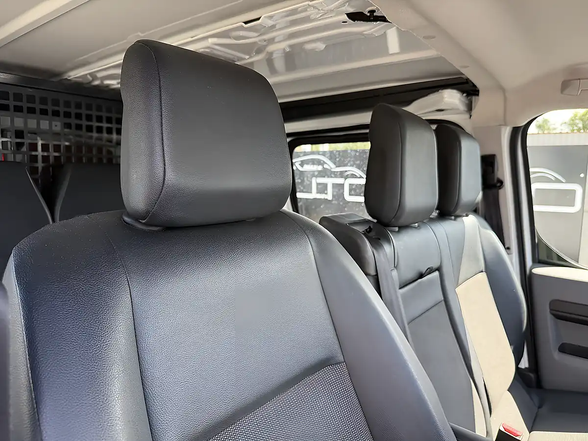 Used 2020 Peugeot Expert Professional White - Interior and Exterior details 13