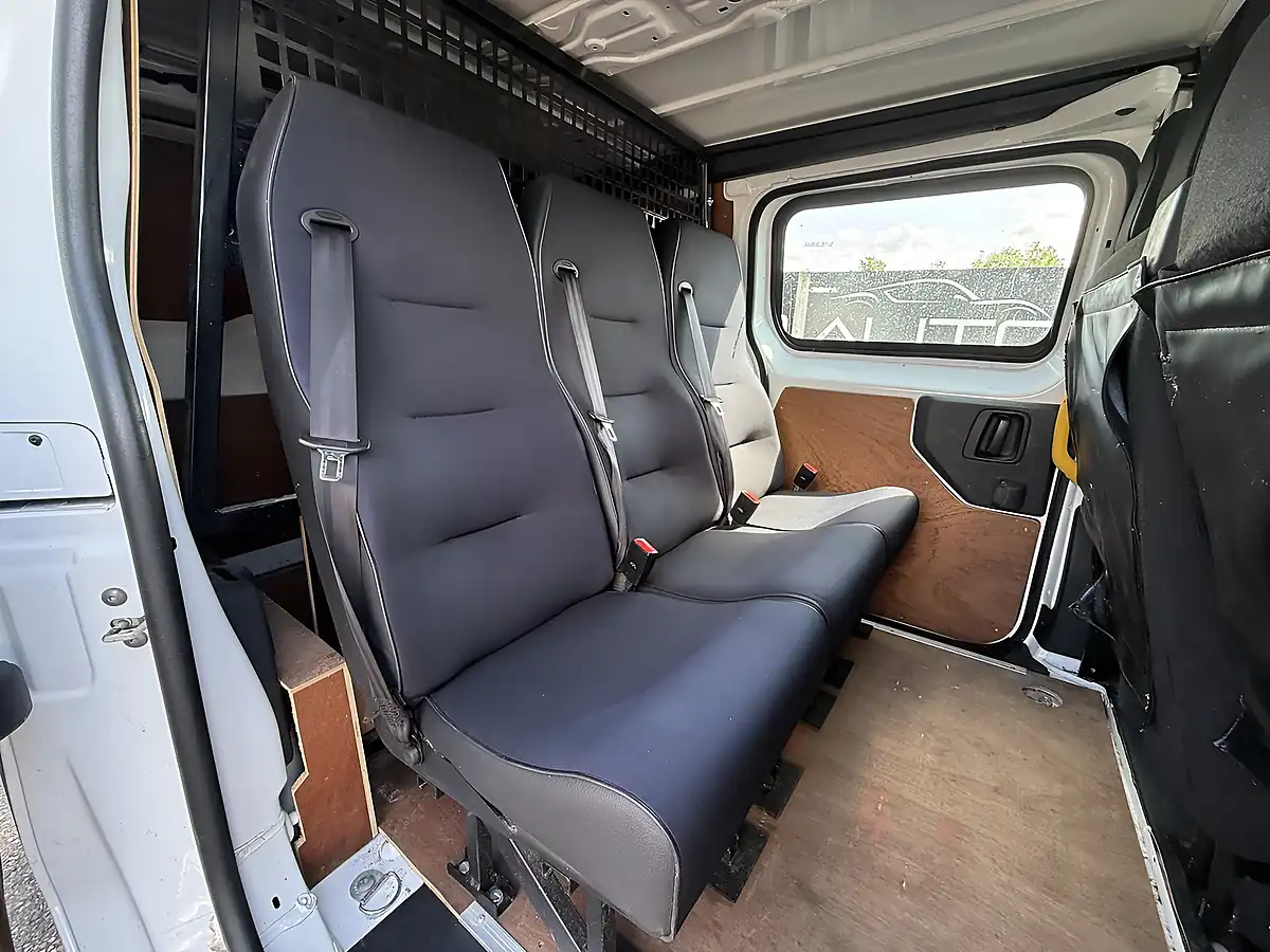Used 2020 Peugeot Expert Professional White - Interior and Exterior details 16
