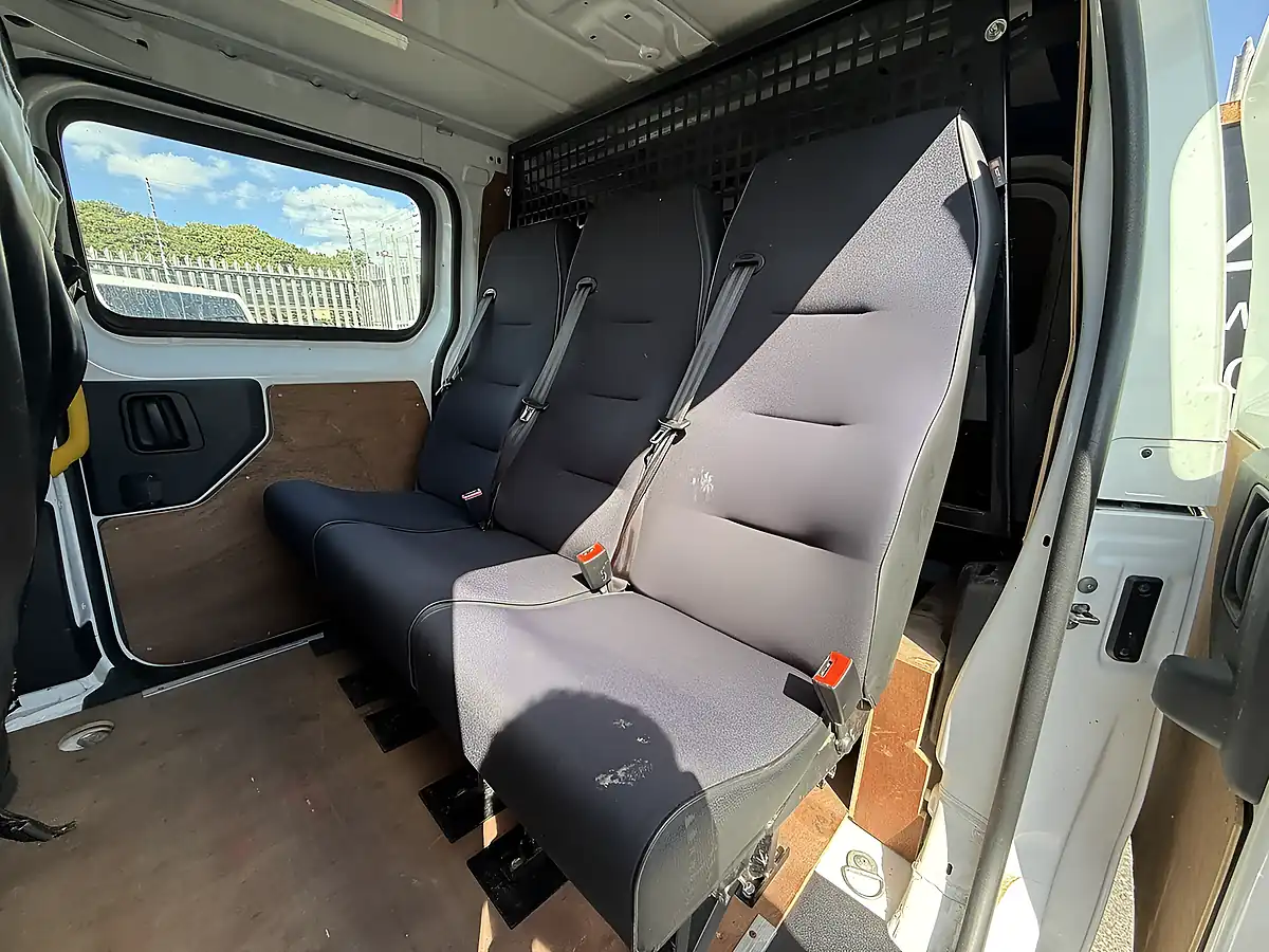 Used 2020 Peugeot Expert Professional White - Interior and Exterior details 17