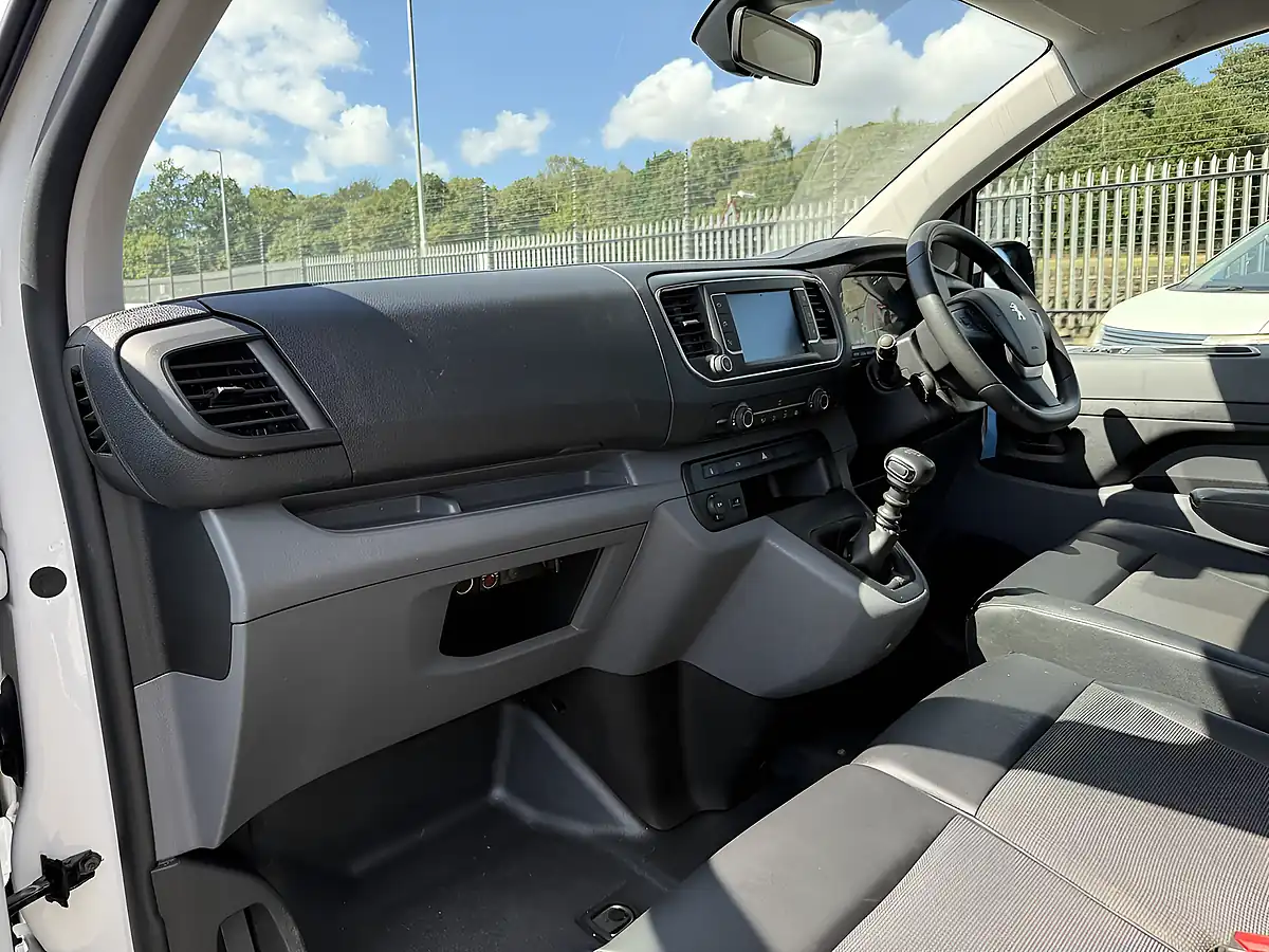 Used 2020 Peugeot Expert Professional White - Interior and Exterior details 19