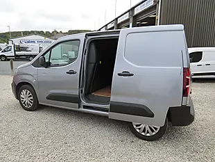 Used 2020 Peugeot Partner 1000 Professional Grey - Interior and Exterior details 11