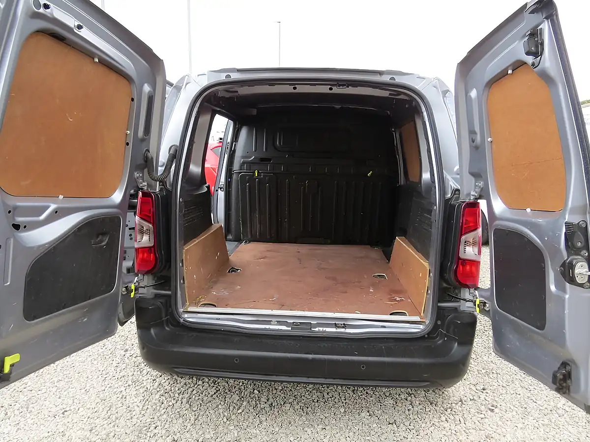 Used 2020 Peugeot Partner 1000 Professional Grey - Interior and Exterior details 13