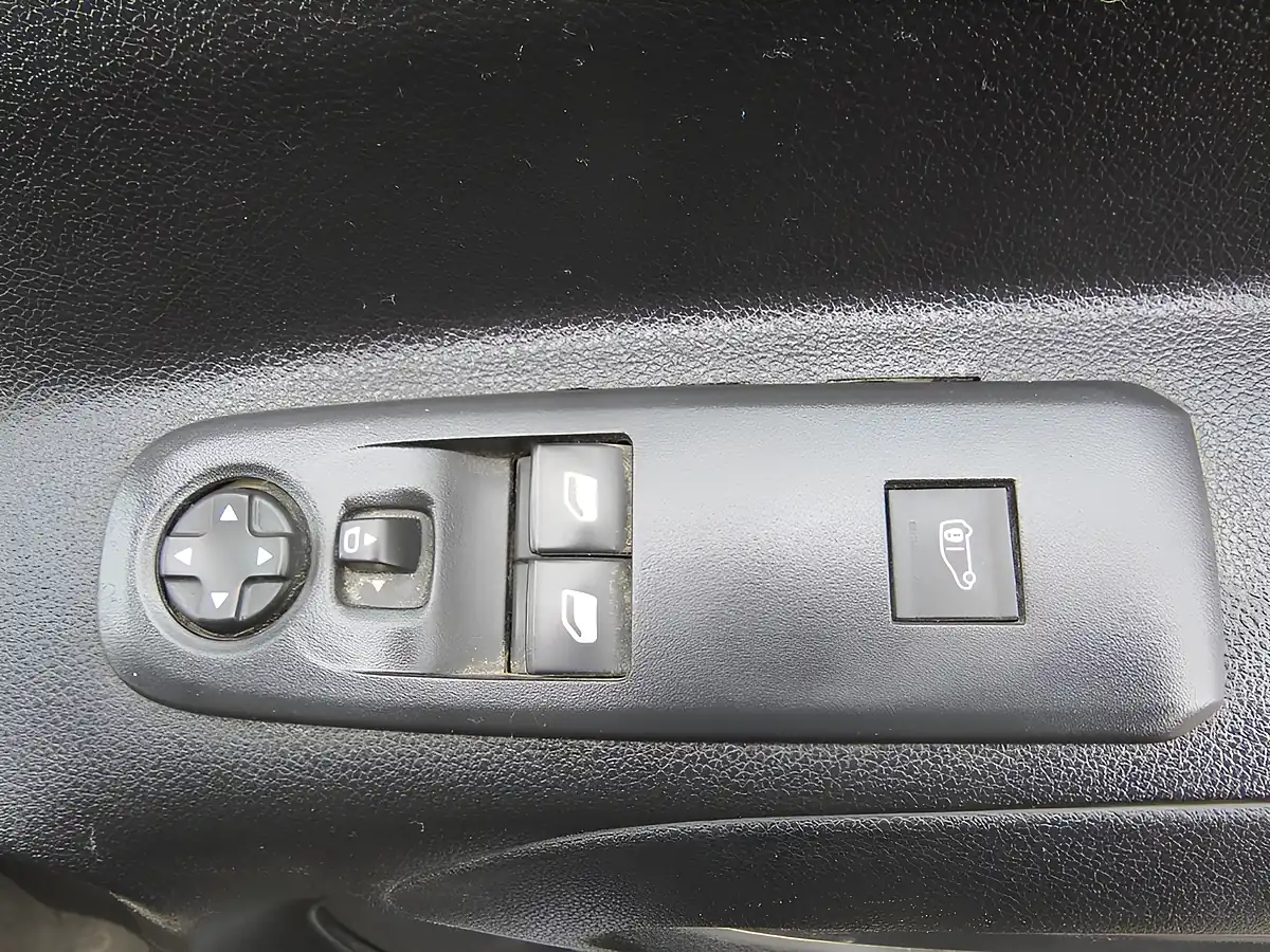 Used 2020 Peugeot Partner 1000 Professional Grey - Interior and Exterior details 20