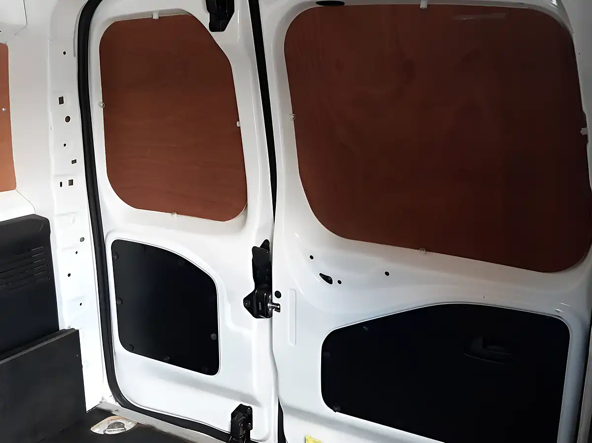 Used 2020 Peugeot Partner 1000 Professional Premium White - Interior and Exterior details 18