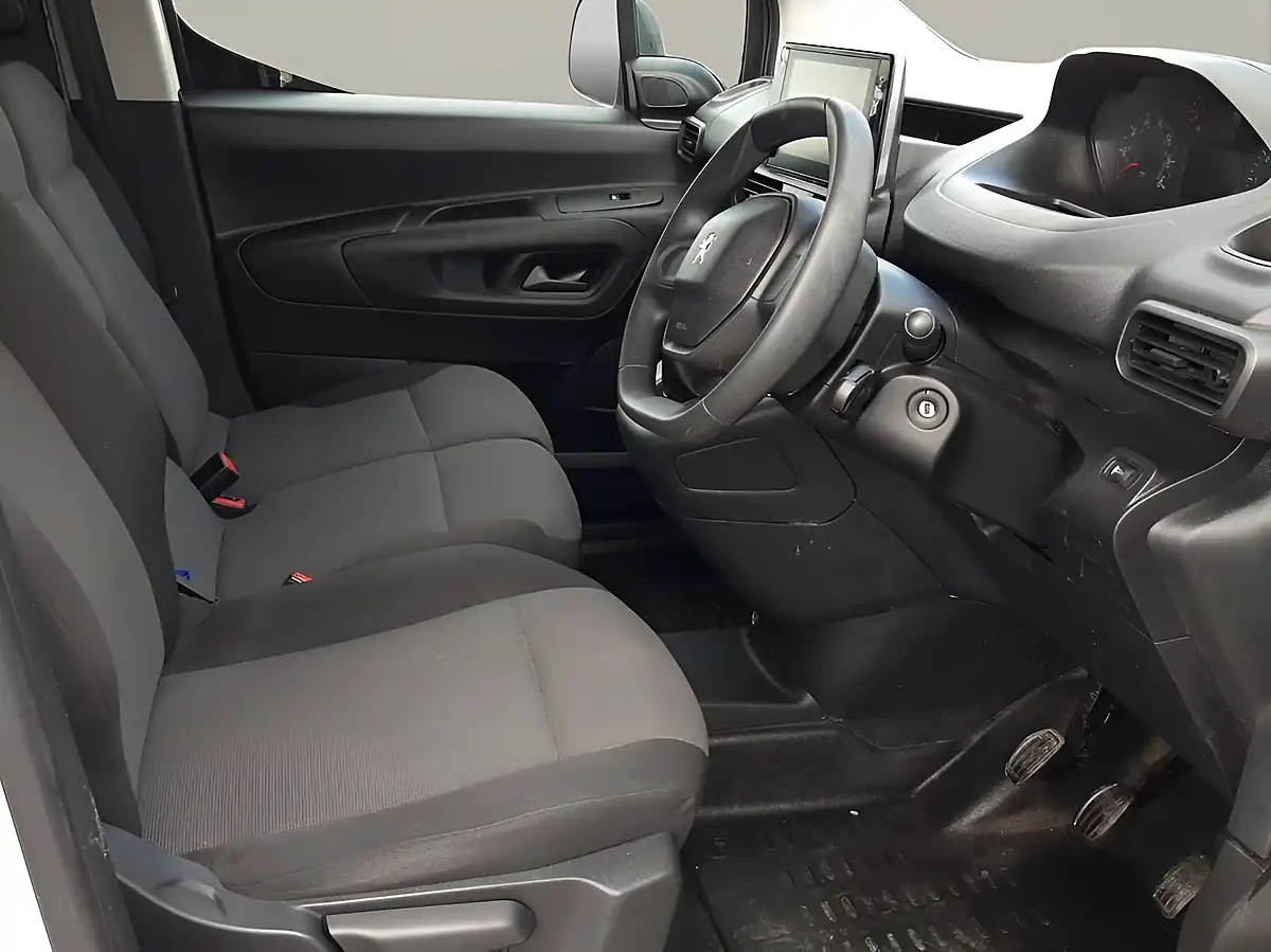 Used 2020 Peugeot Partner 1000 Professional Premium White - Interior and Exterior details 3