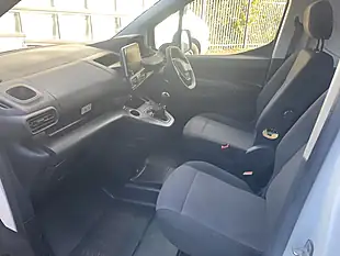 Used 2020 Peugeot Partner 850 Professional Crew Van White - Interior and Exterior details 14
