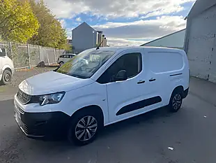 Used 2020 Peugeot Partner 850 Professional Crew Van White - Interior and Exterior details 3