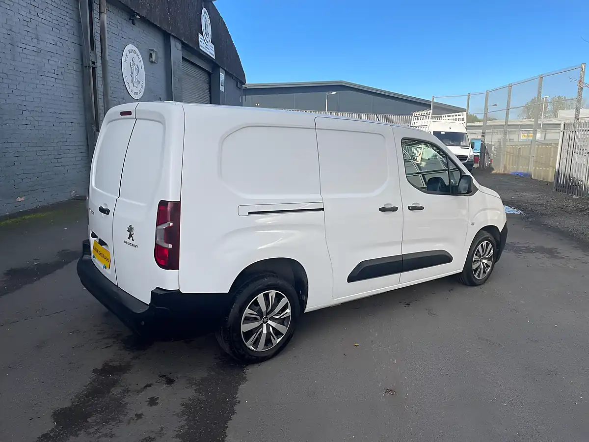 Used 2020 Peugeot Partner 850 Professional Crew Van White - Interior and Exterior details 7