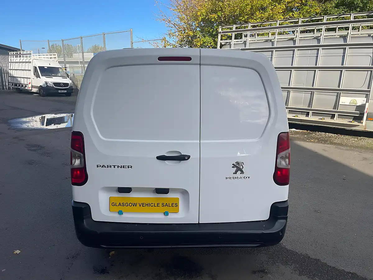 Used 2020 Peugeot Partner 850 Professional Crew Van White - Interior and Exterior details 8