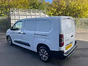 Used 2020 Peugeot Partner 850 Professional Crew Van White - Interior and Exterior details 9