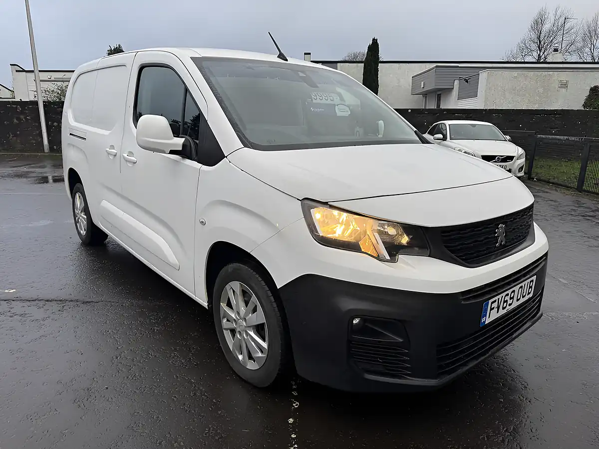 Used 2020 Peugeot Partner Asphalt White - Front View