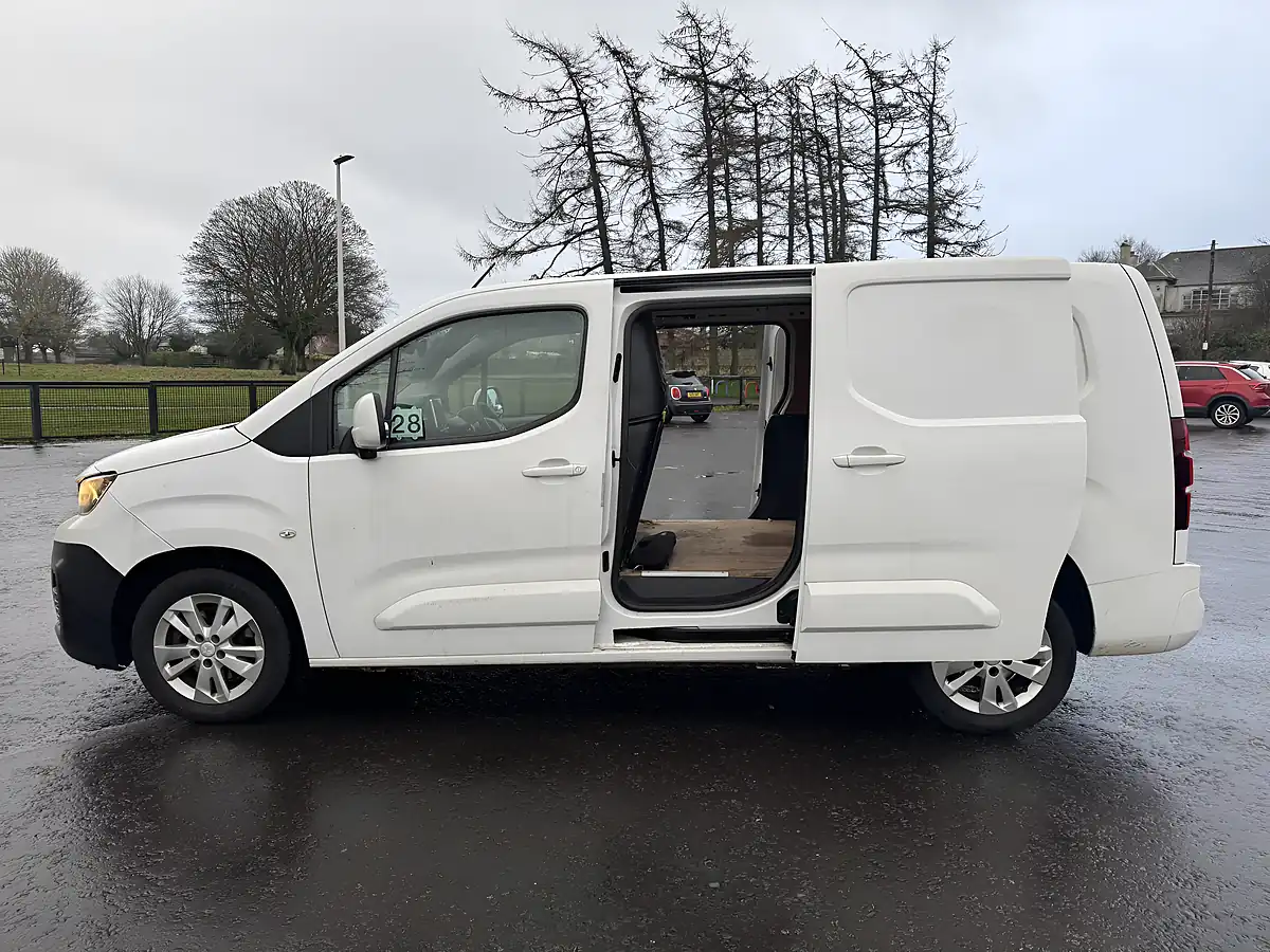 Used 2020 Peugeot Partner Asphalt White - Interior and Exterior details 10