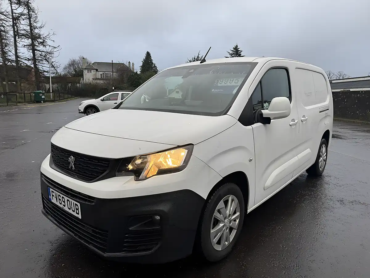 Used 2020 Peugeot Partner Asphalt White - Interior and Exterior details 3