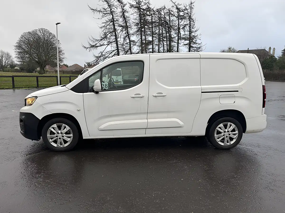 Used 2020 Peugeot Partner Asphalt White - Interior and Exterior details 4