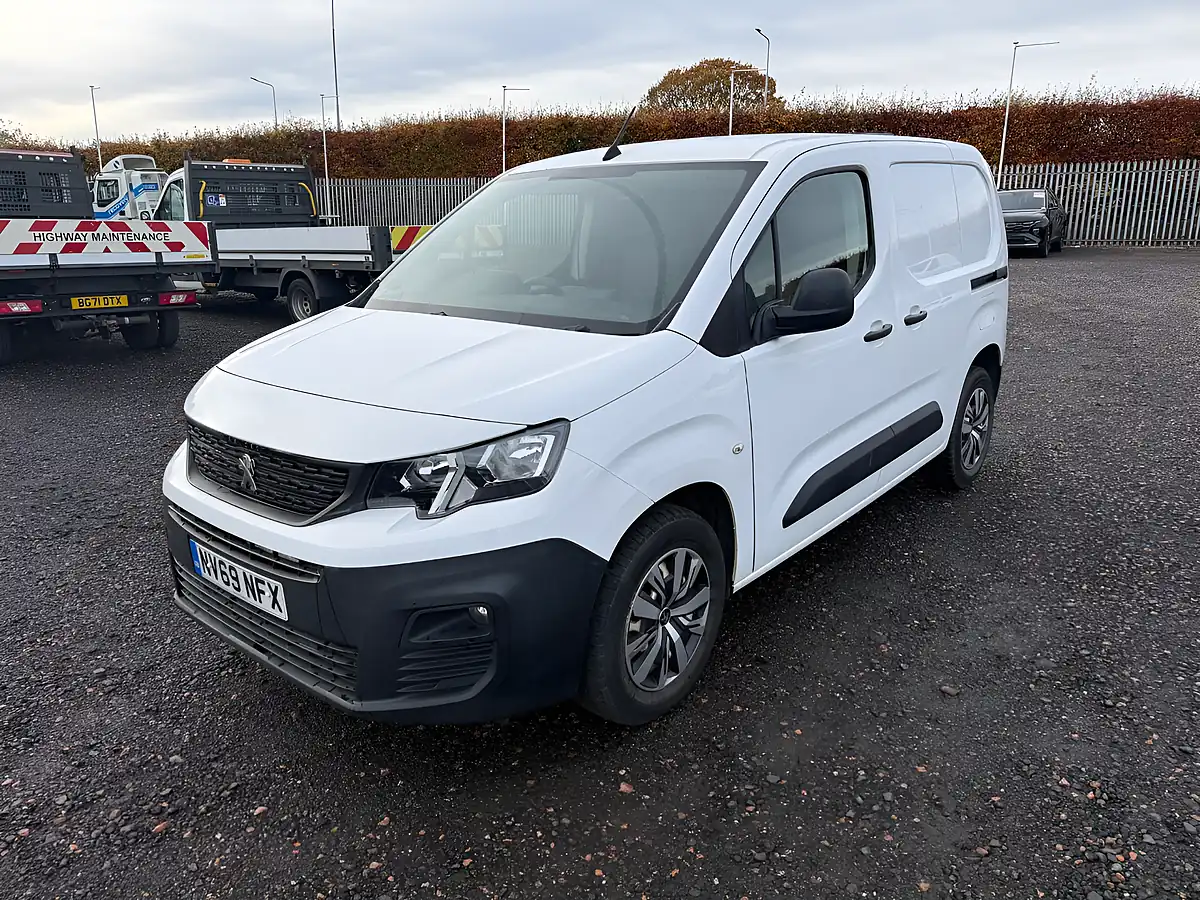 Used 2020 Peugeot Partner Grip Standard Panel Van White - Interior and Exterior details 3