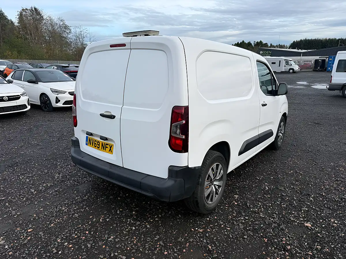 Used 2020 Peugeot Partner Grip Standard Panel Van White - Interior and Exterior details 7