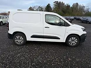 Used 2020 Peugeot Partner Grip Standard Panel Van White - Interior and Exterior details 8