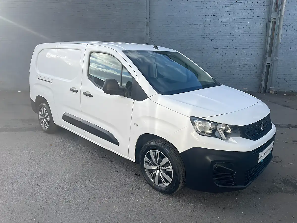 Used 2020 Peugeot Partner Professional Crew Van White - Front View