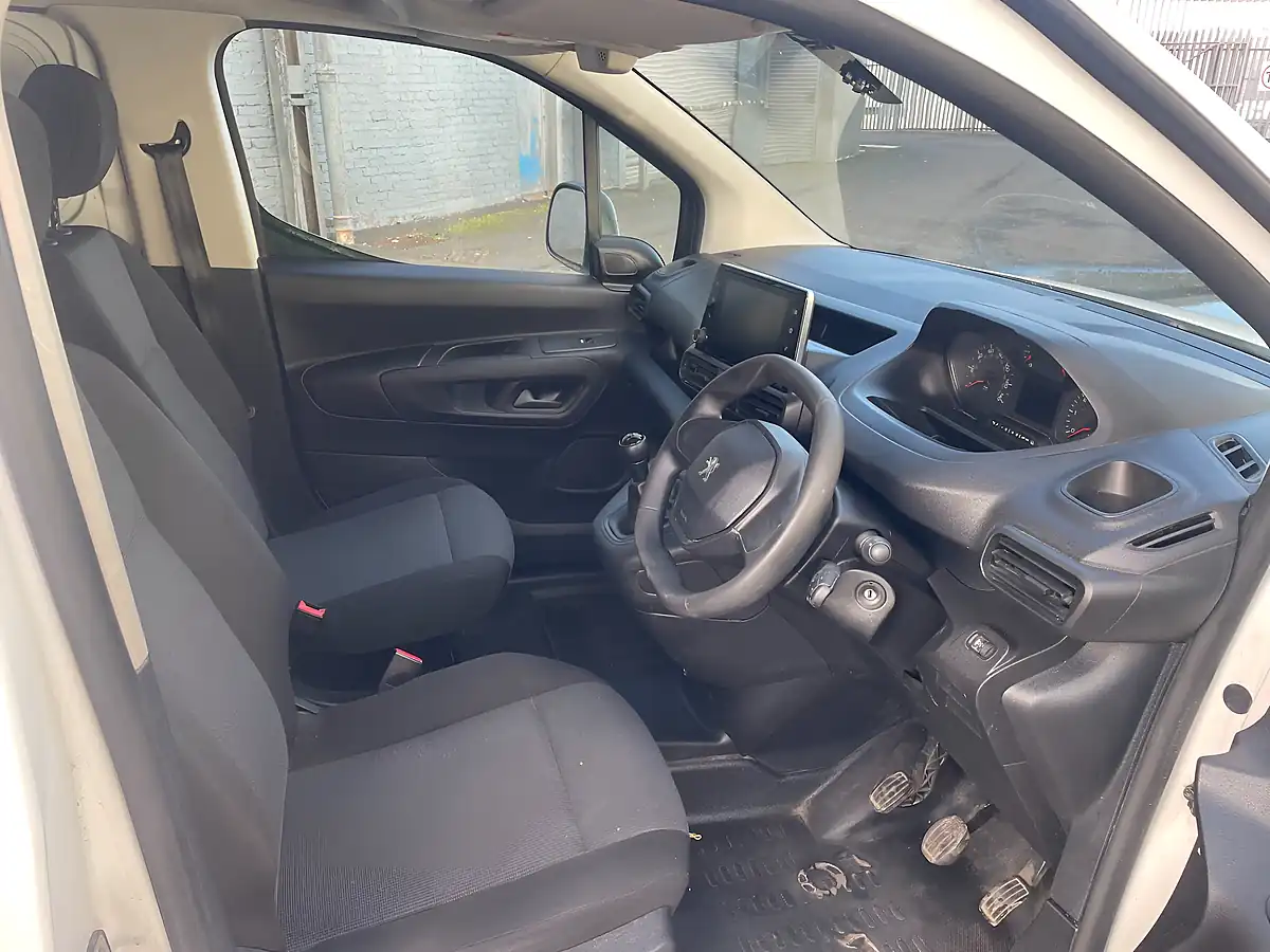 Used 2020 Peugeot Partner Professional Crew Van White - Interior and Exterior details 10