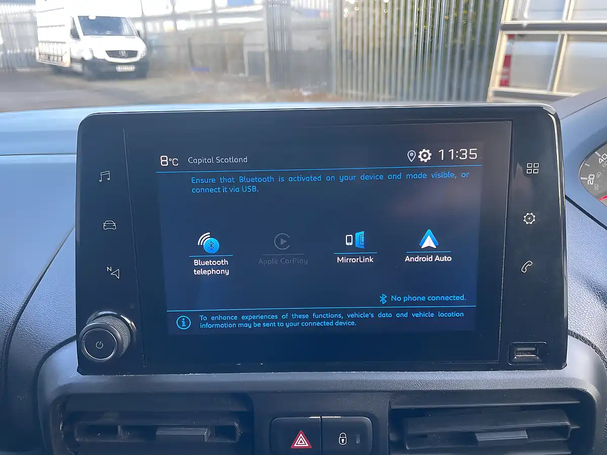 Used 2020 Peugeot Partner Professional Crew Van White - Interior and Exterior details 16