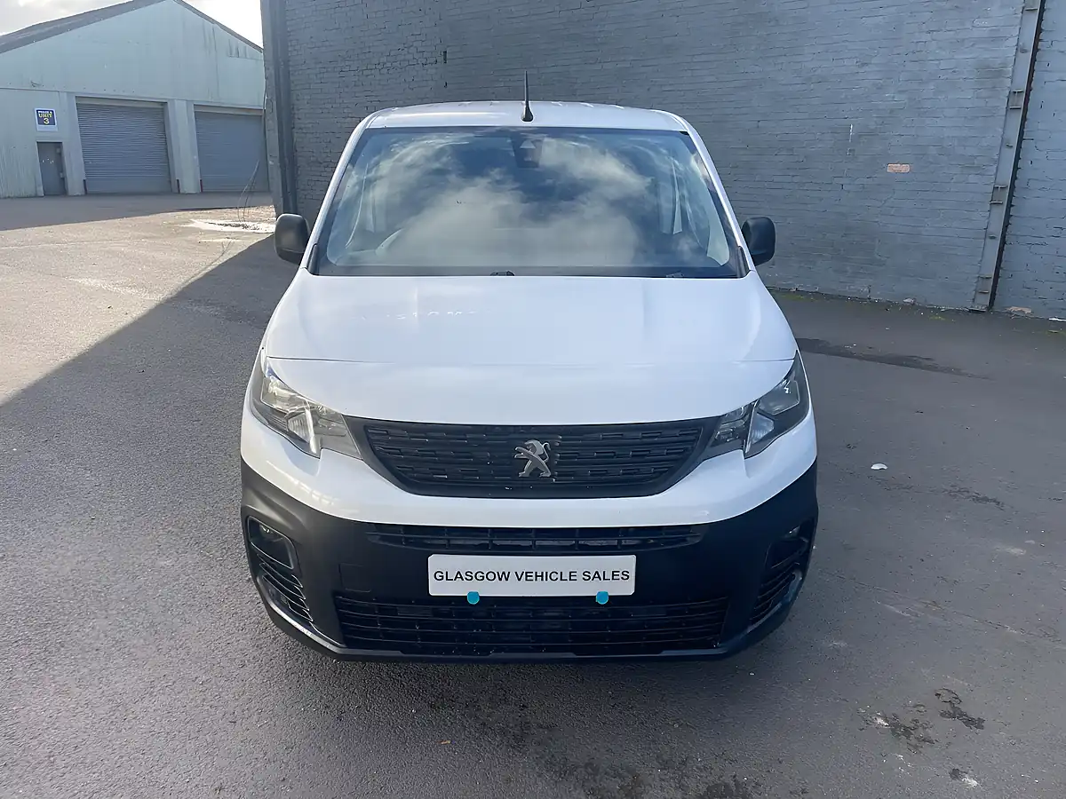 Used 2020 Peugeot Partner Professional Crew Van White - Interior and Exterior details 2