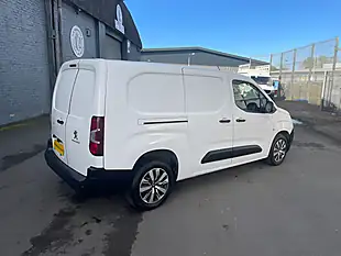 Used 2020 Peugeot Partner Professional Crew Van White - Interior and Exterior details 8