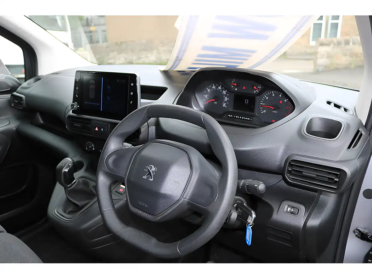 Used 2020 Peugeot Partner Professional L1 Grey - Interior and Exterior details 13