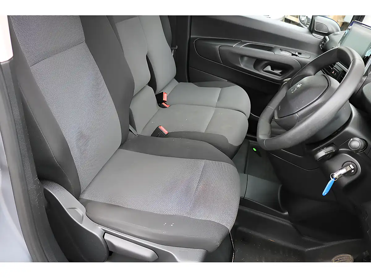 Used 2020 Peugeot Partner Professional L1 Grey - Interior and Exterior details 14