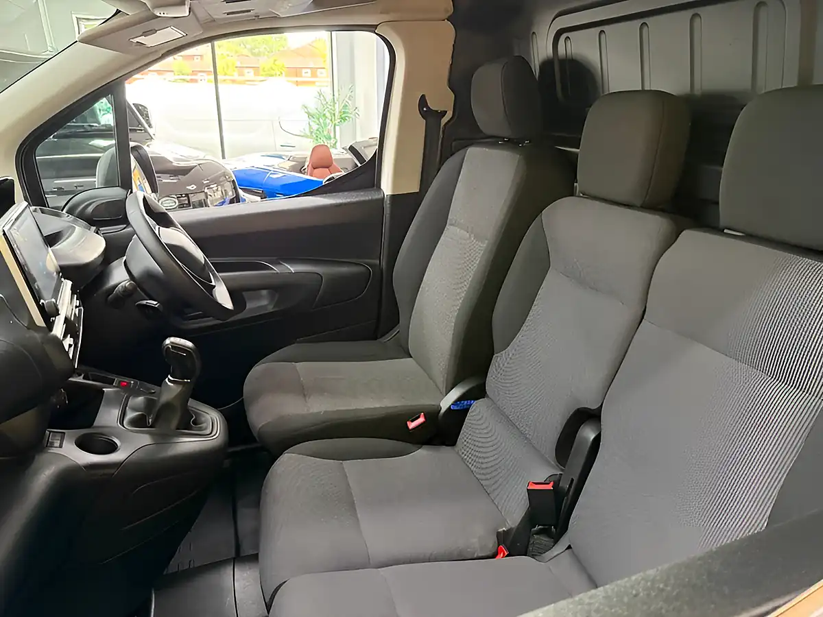 Used 2020 Peugeot Partner Professional L1 [stunning Example] White - Interior and Exterior details 9