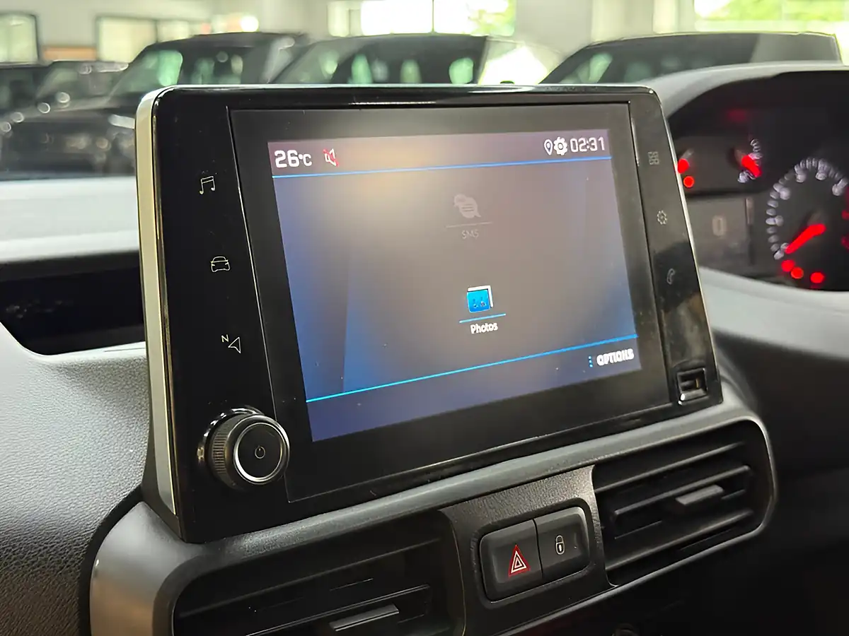 Used 2020 Peugeot Partner Professional L1 White - Interior and Exterior details 12