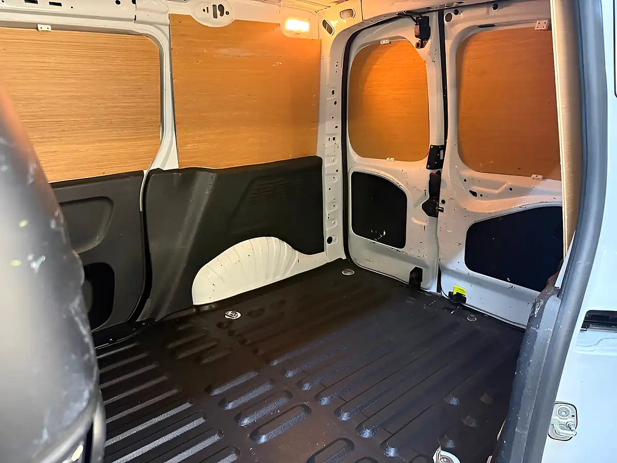 Used 2020 Peugeot Partner Professional L1 White - Interior and Exterior details 14