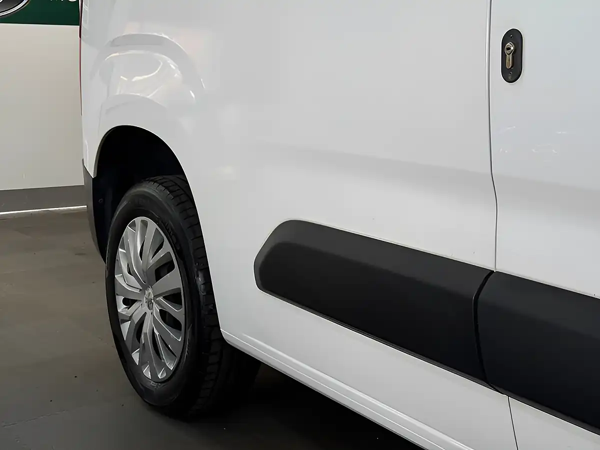 Used 2020 Peugeot Partner Professional L1 White - Interior and Exterior details 5