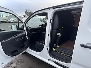 Used 2020 Peugeot Partner Professional Long - Interior and Exterior details 12