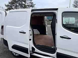 Used 2020 Peugeot Partner Professional Long - Interior and Exterior details 14