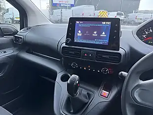 Used 2020 Peugeot Partner Professional Long - Interior and Exterior details 16
