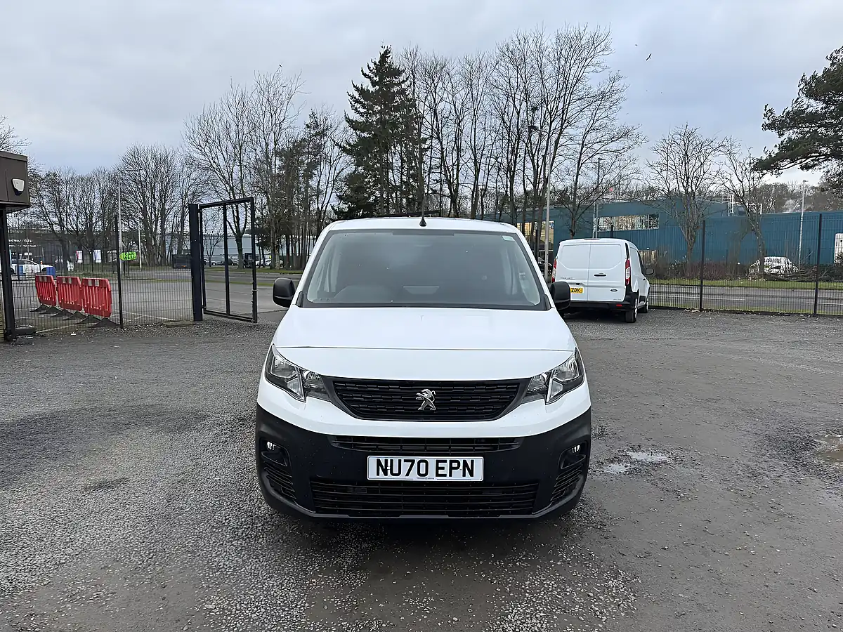 Used 2020 Peugeot Partner Professional Long - Interior and Exterior details 3