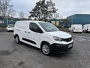 Used 2020 Peugeot Partner Professional Long - Interior and Exterior details 4