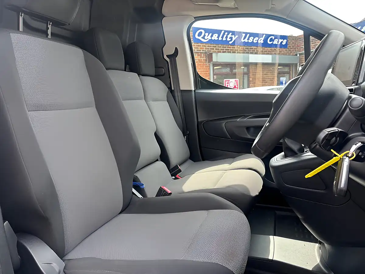 Used 2020 Peugeot Partner Professional Standard Grey - Interior and Exterior details 14