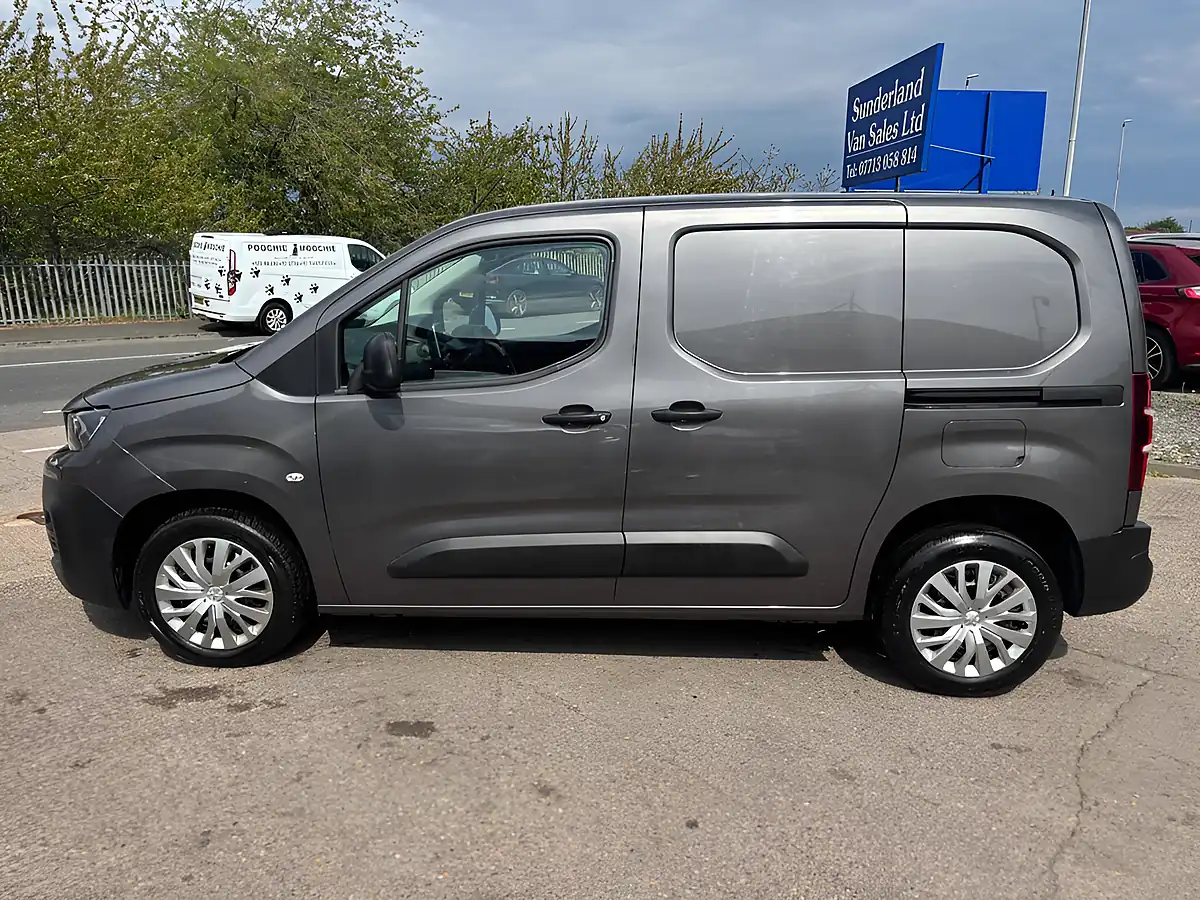 Used 2020 Peugeot Partner Professional Standard Grey - Interior and Exterior details 8