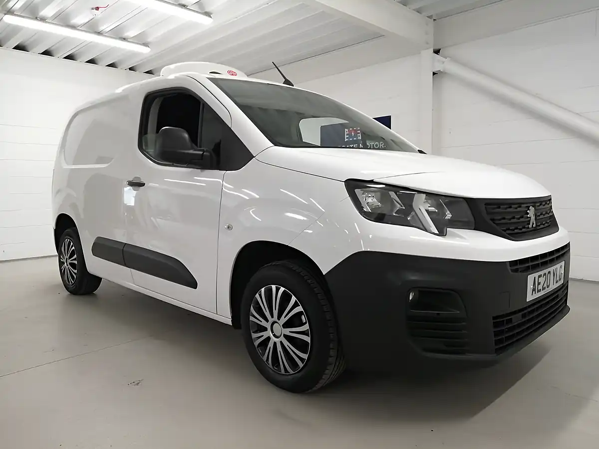 Used 2020 Peugeot Partner Professional Standard White - Interior and Exterior details 17
