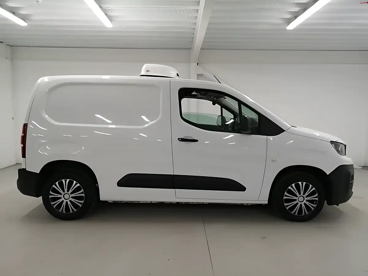 Used 2020 Peugeot Partner Professional Standard White - Interior and Exterior details 19